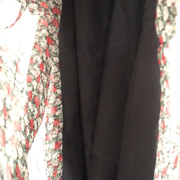 KITE & BUTTERFLY FLORAL 3 TIER FLOWY MAXI DRESS - Picture 8 of 11